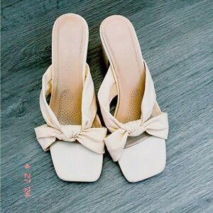 Salmon pink heeled sandals